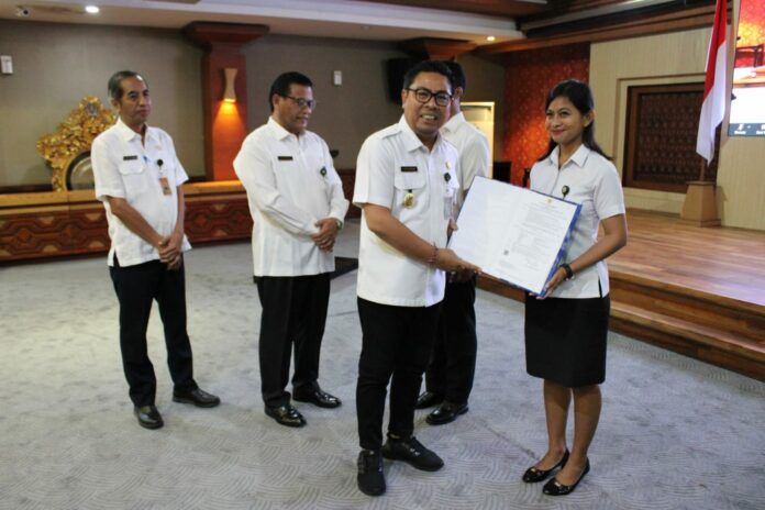 podiumnews.com-337 Guru di Denpasar Terima SK PPPK